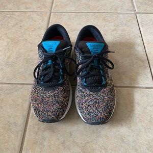 Brooks tennis shoes